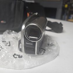 Panasonic VDR-D50P DVD Camcorder – 42x Zoom – With Carry Case