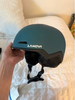 Lanova Gear Ski Snowboarding Helmet (BRAND NEW)