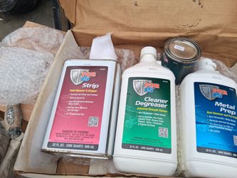 Estoy Vendiendo Este kit para reparar el tanke de motocicleta  ex Nuevo la caja Está mañana Solo Por 55.00