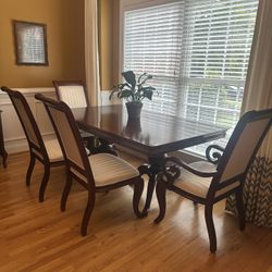 Wooden Dining Room Table and Chaira Set