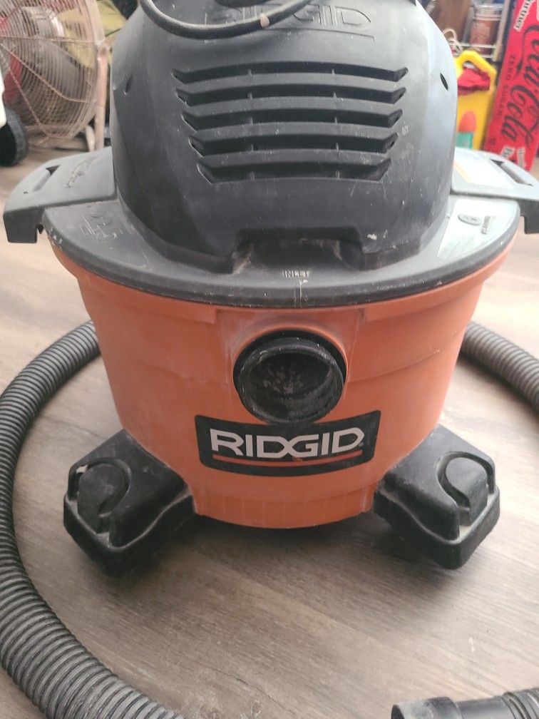 Dry/wet Vacuum Cleaner