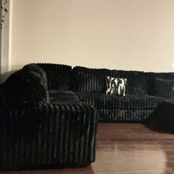 BRAND NEW Large 3 Piece Sectional 