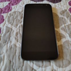 LIKE NEW MOTOROLA MOTO G4 PLAY 16 GB BLACK VERIZON WITH CHARGER