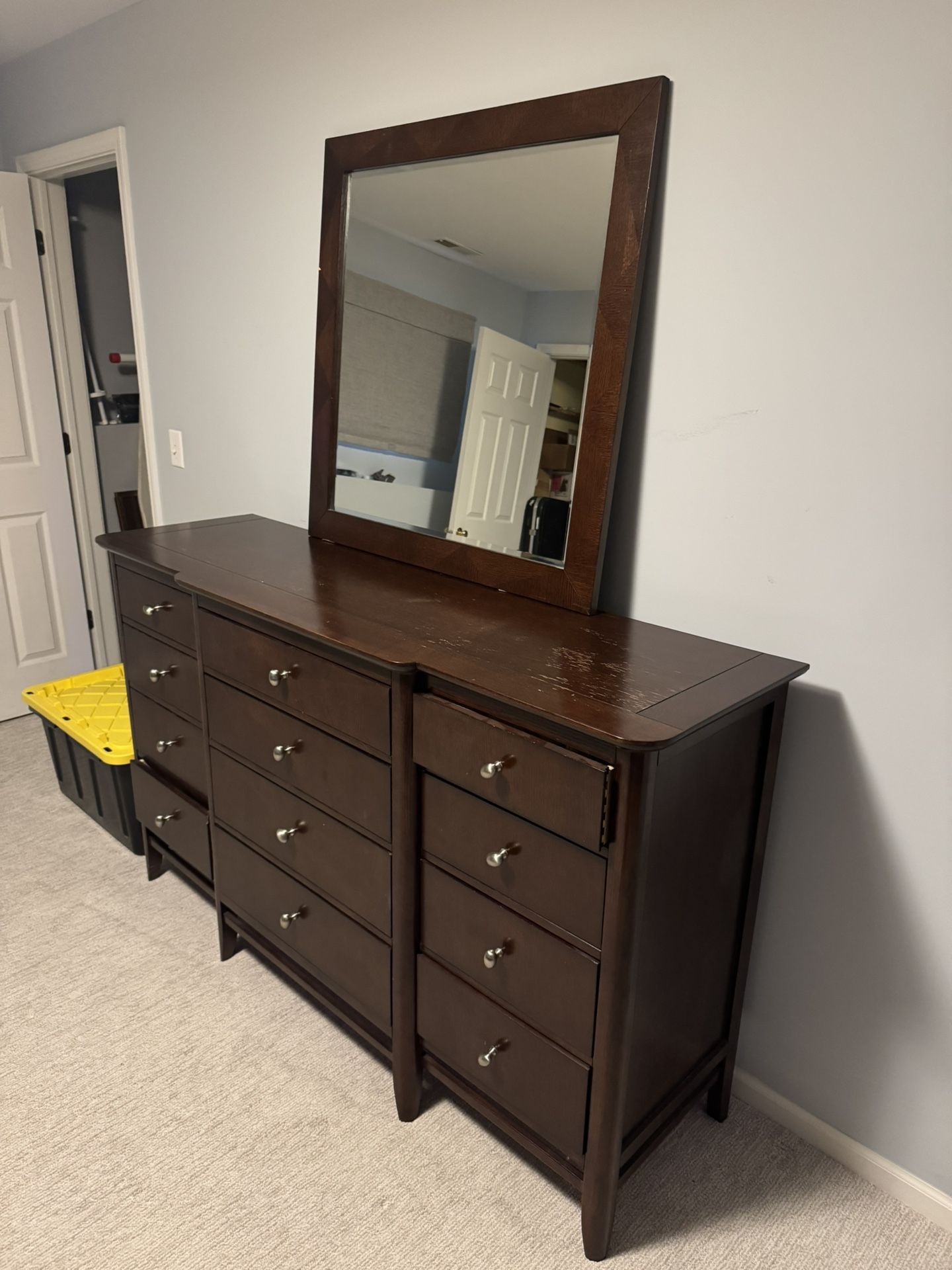 Dresser