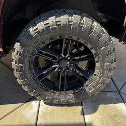 Truck Rim & Tire