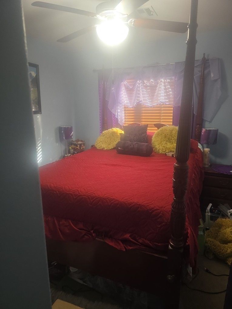 Bedroom Set With 2 Night Stands