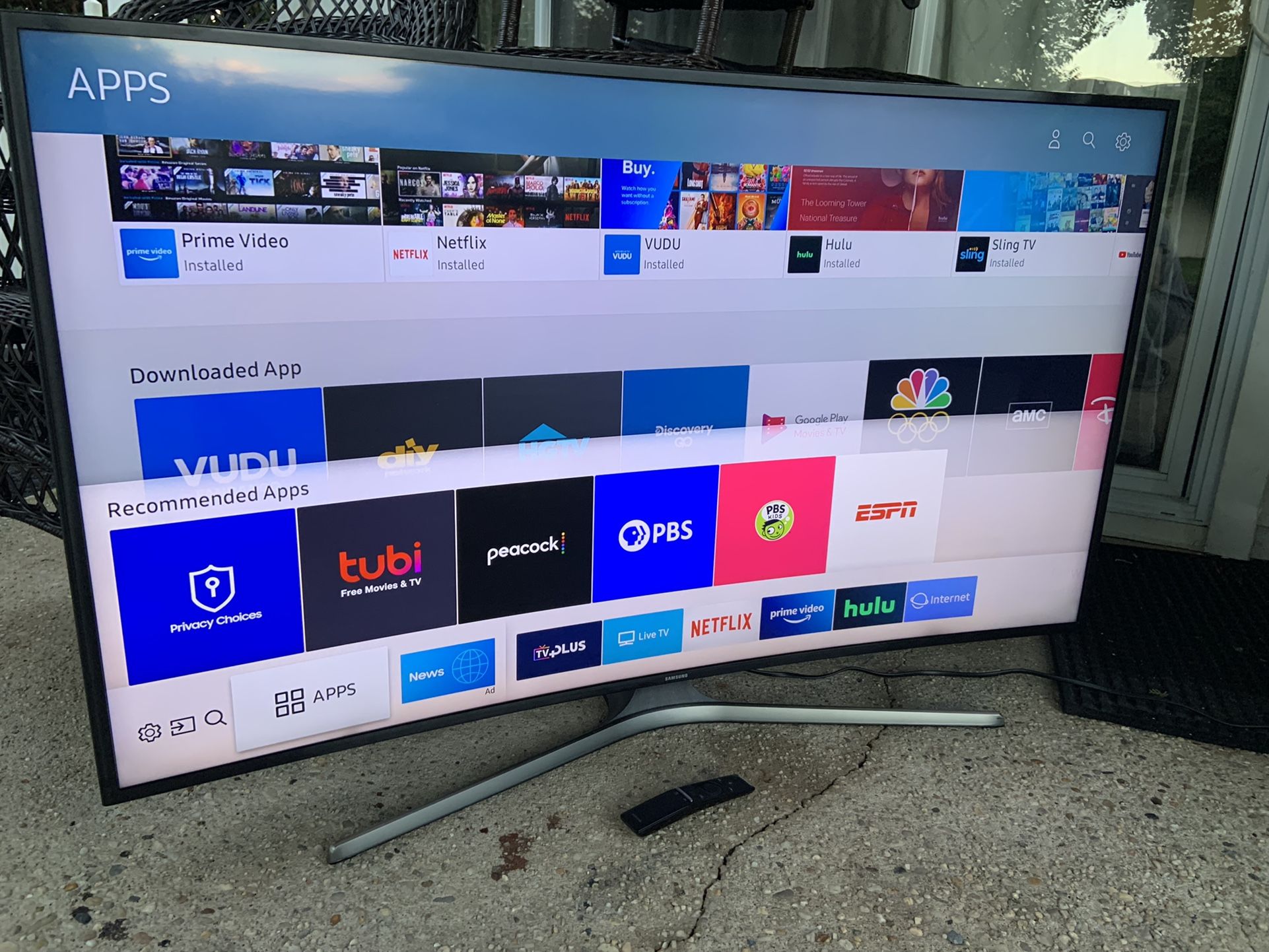 Samsung (55 Inch) 4K Curved Smart TV!