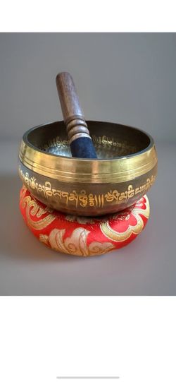 Authentic Hand Hammered Tibetan Om Mani Padme Hung Singing Bowl 5”inch Wide & 1.38lbs