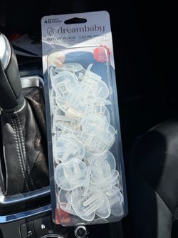 2 packs of Dreambaby Outlet Plugs 48-Pack