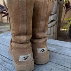 Uggs women’s size 7 high slim boots