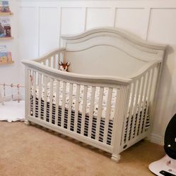 Evolur Madison Curved Top Convertible Baby Crib In Antique Grey Mist and Dresser with Changing Table