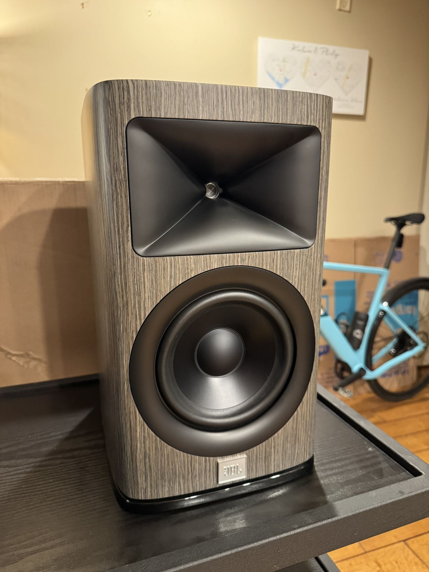 JBL HDI-1600 Speakers Pair (Satin Gray Oak)
