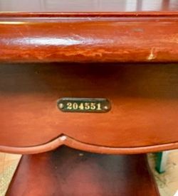 Traditional Cherry Finish Wood Side Table / End Table