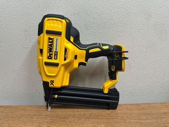 DEWALT DCN680B 20V MAX XR Lithium-Ion Electric Cordless 18-Gauge Brad Nailer (Tool Only)