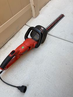 Black+Decker Electric Hedge Trimmer — 24" Dual-Action Blade, Corded