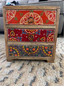 Wooden jewelry box