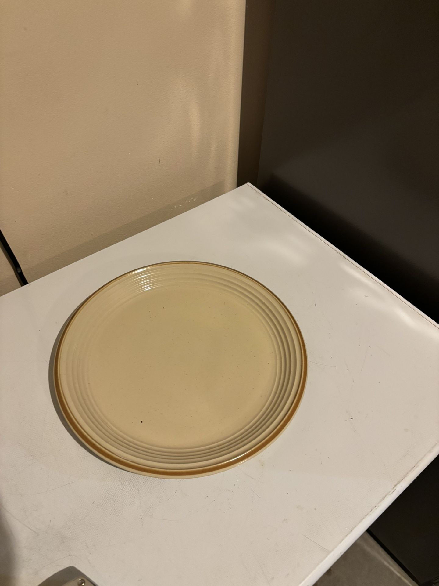 Wentworth Stoneware chop plate