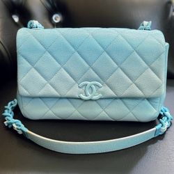 CHANEL My Everything Gradient Blue Ombre Shaded Quilted Caviar Medium Flap Bag Lacquered Metal Hardware