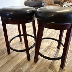 2 Bar Stools $10