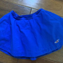 Very pretty royal blue Hollister skirt never worn size ladies medium