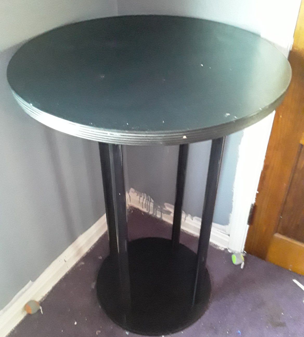 Nice high top table/for mancave bar stool table