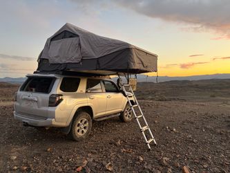 4 person /4 season Smittybilt Gen XL roof top tent