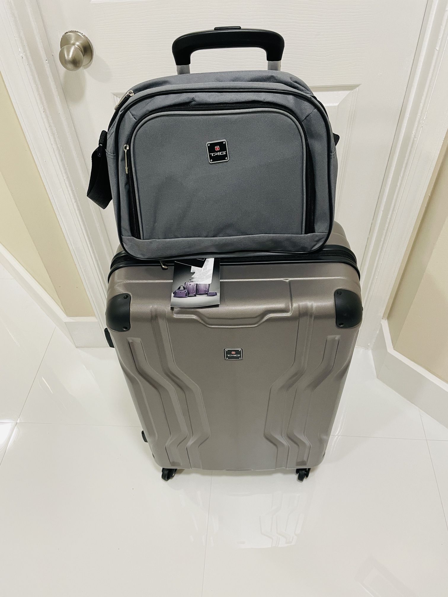 New Tag Legacy 2 Pc Set Charcoal Luggage