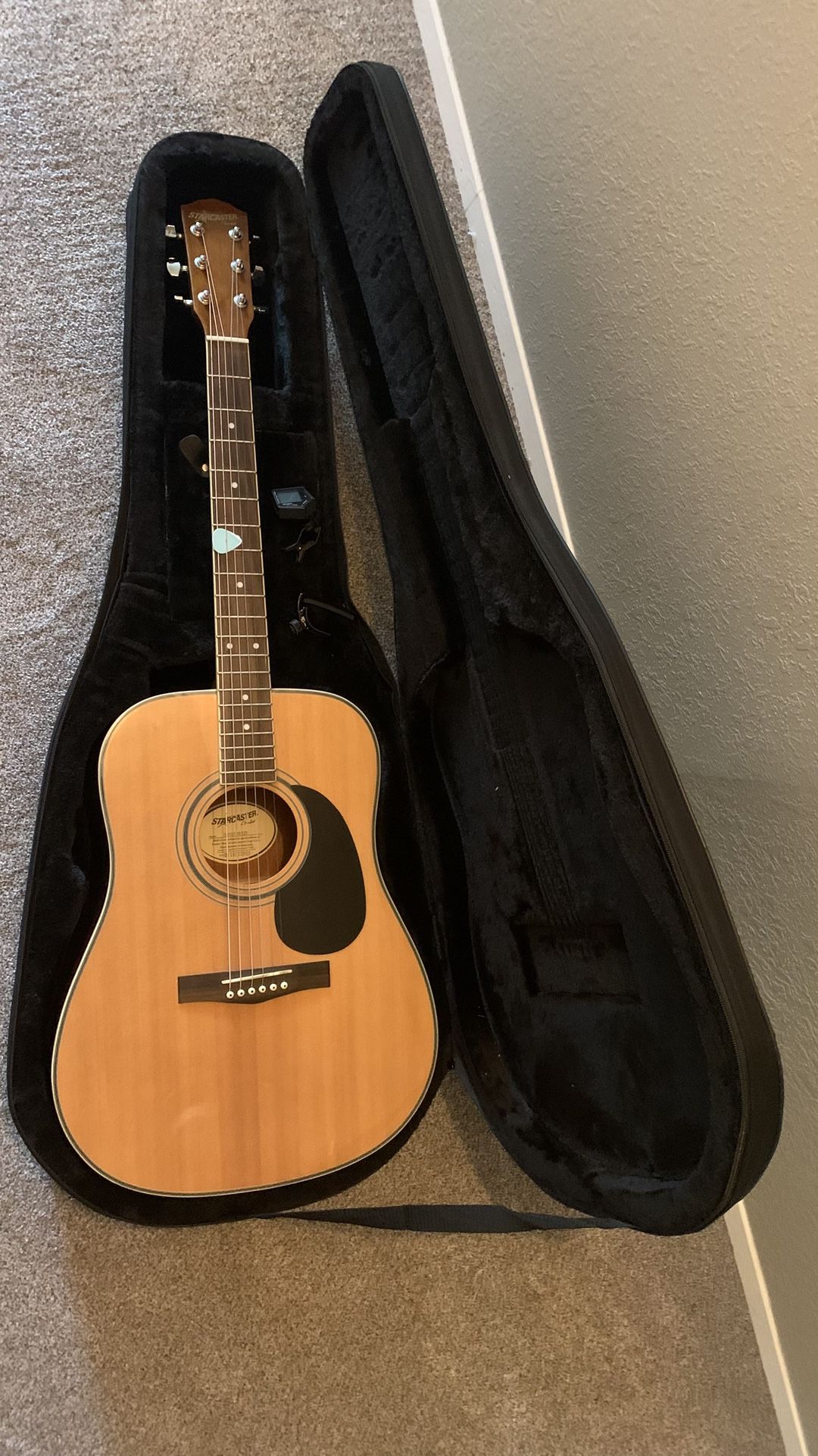 Starcaster By Fender Acoustic Guitar