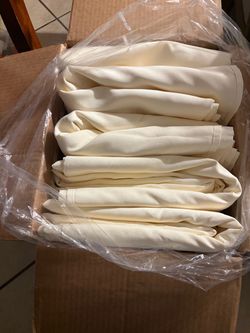 90x132-inch rectangular tablecloths, 5-pack, ivory, washable, decorative linen-look polyester for 6-foot and 8-foot tables; ideal for dinners, banquet