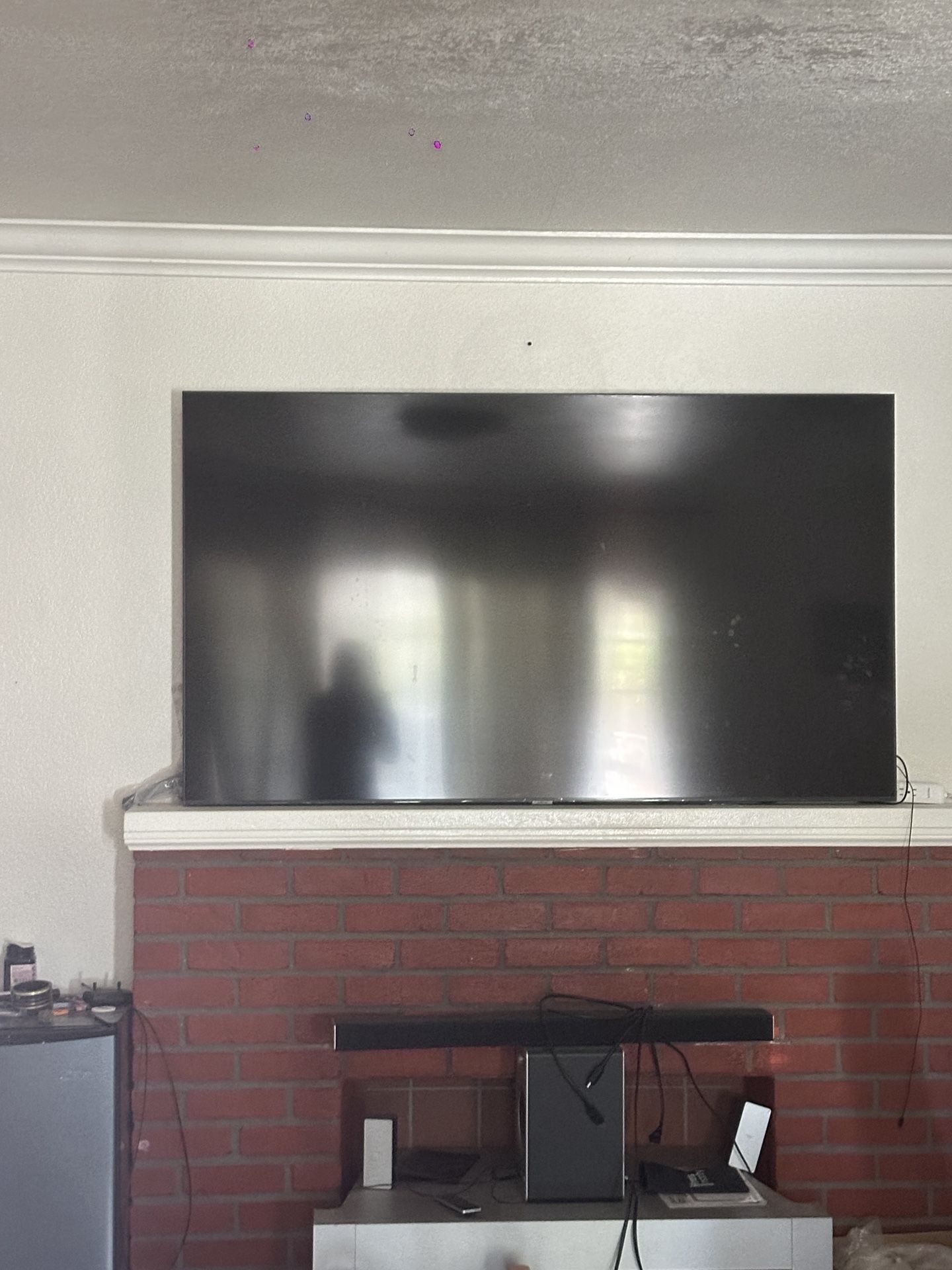 Samsung 70” 4K Smart TV With TV Mount