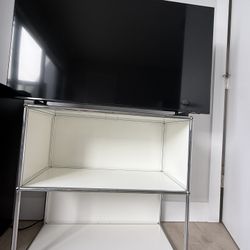 TV Samsung 50 in Crystal UHD – Slim Modern Design