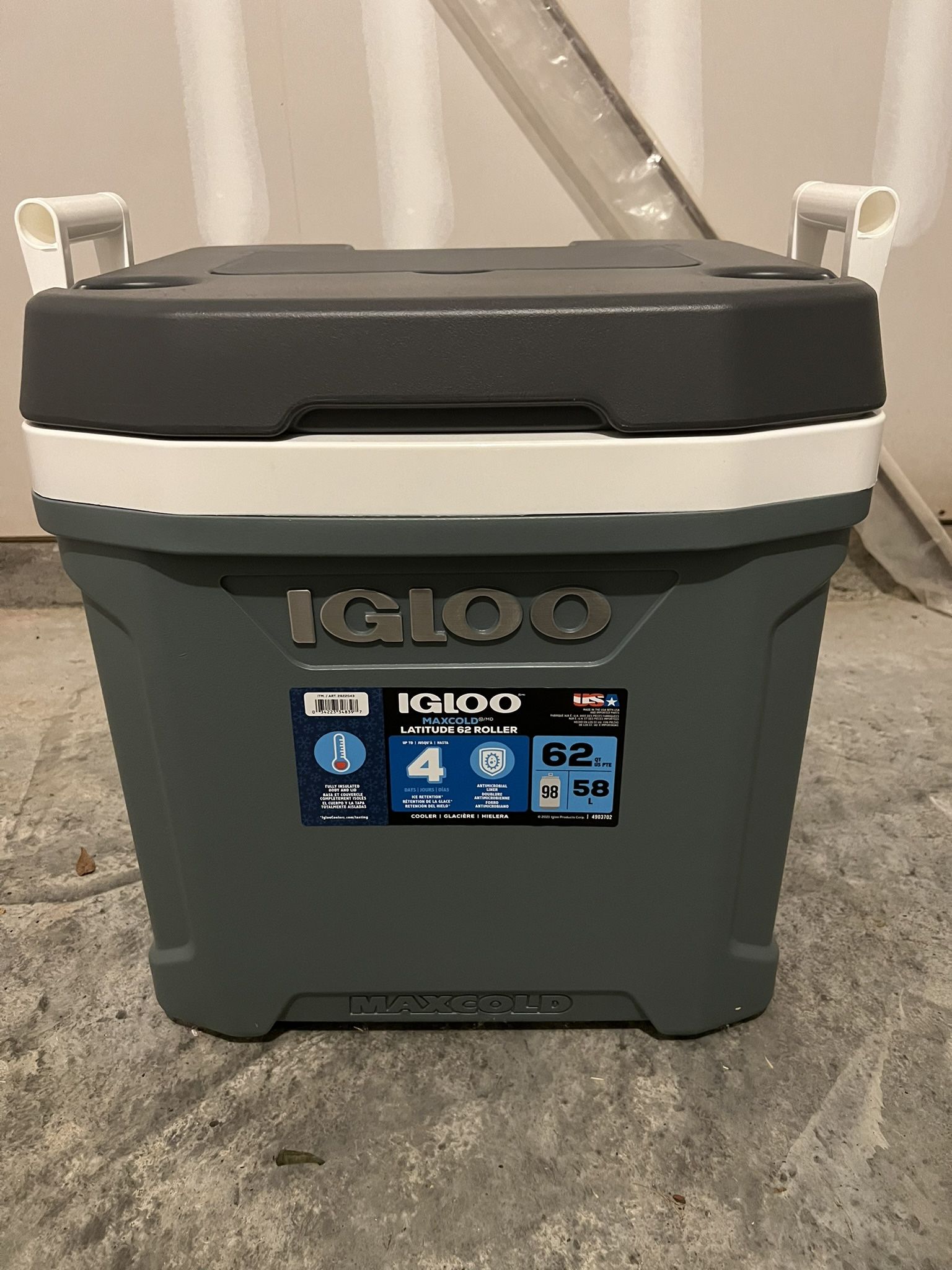Igloo MaxCold Latitude 62 Roller Cooler