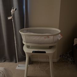 mamaRoo Bassinet  4moms