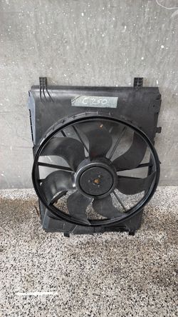 08-20 Mercedes W204 E350 Engine Radiator Cooling Fan Motor Assembly BOSCH OEM