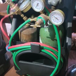 Torch Kit With Accessories And Full Tanks 