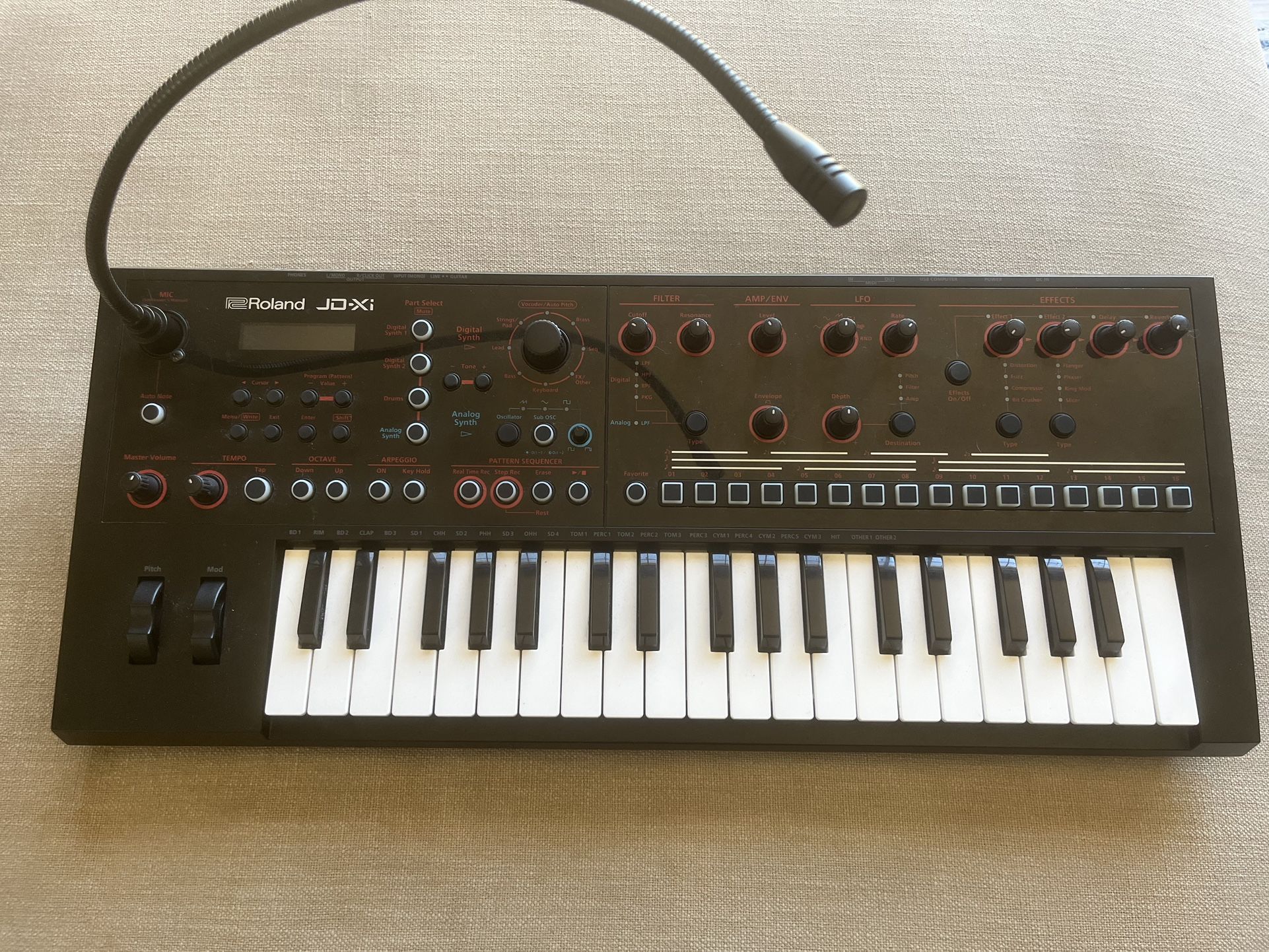 Roland JD-XI Synthesizer w/ Vocoder