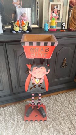 Halloween Vampire Candy Holder Stand