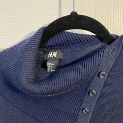 Women Clothes - Tunic Sweater