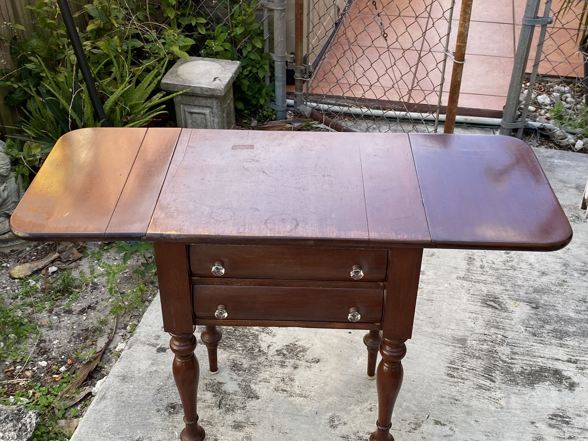 BERKEY GAY ANTIQUE WOODEN EXPANSION TABLE for Sale in Miami, FL - OfferUp