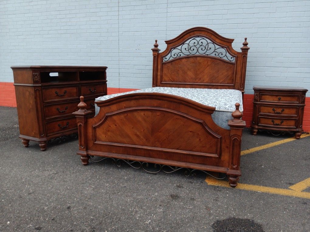 Solid Qun Sz Bd Set With Mtrs Good Condition