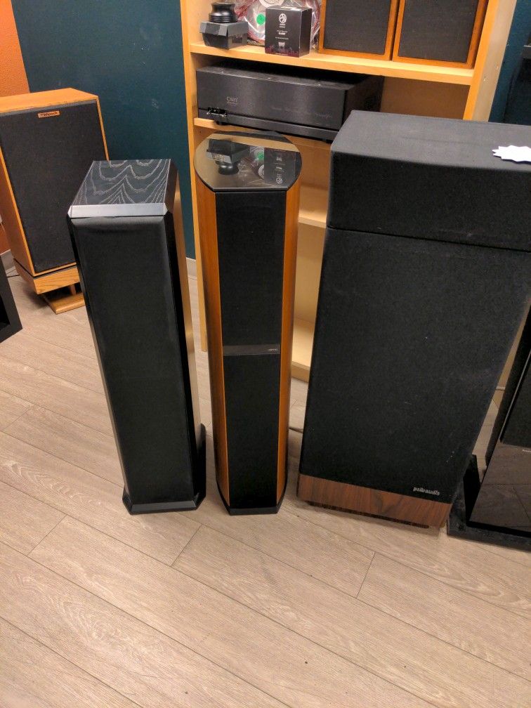 JAMO MODEL D570 SPEAKERS