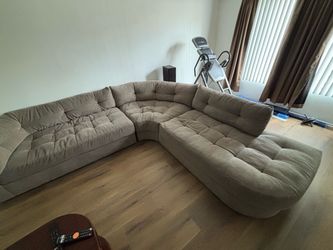 Sectional couch