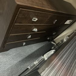 Wooden Dressers 