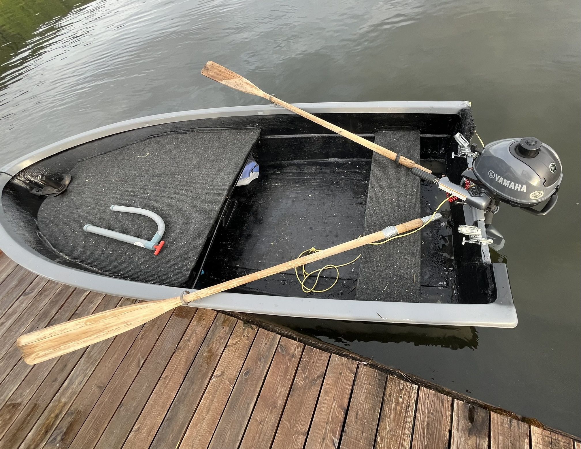 12 Foot Fiberglass Boat With 2.5 Horse Motor