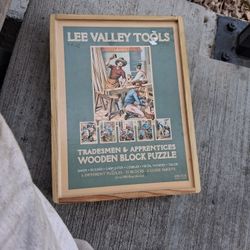 Lee.\nVely tools puzzle