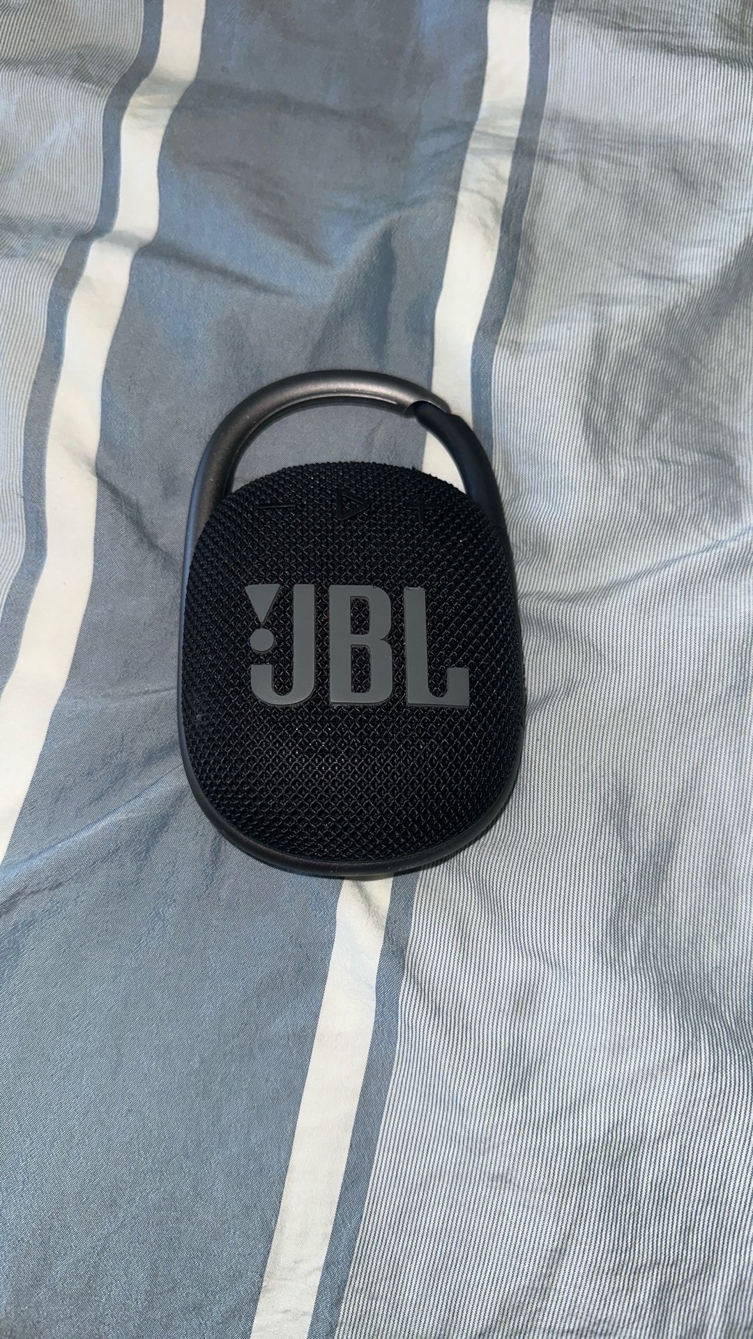 JBL Clip 4 - Portable Mini Bluetooth Speaker, big audio and punchy bass, integrated carabiner, IP67 waterproof and dustproof, 10 hours of playtime, s