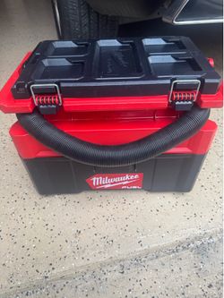 Tool only Milwaukee Pack out M18 Fuel Brushless Wet/Dry Vacuum