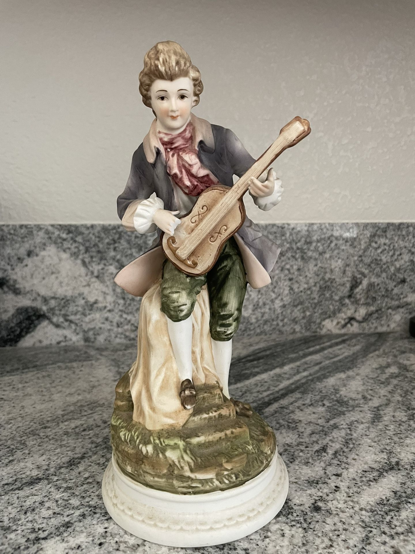 Figurine