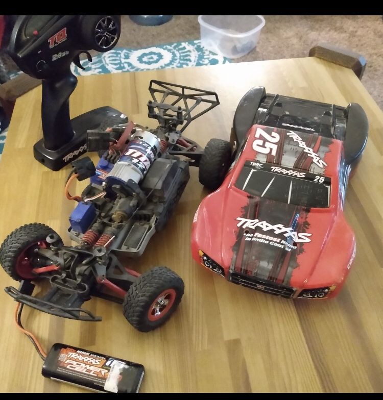 TRAXXAS SLASH