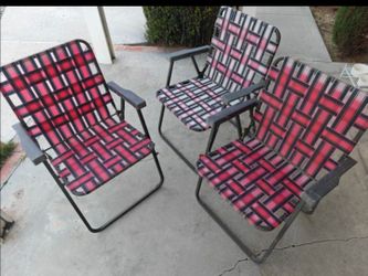 3 used beach chairs